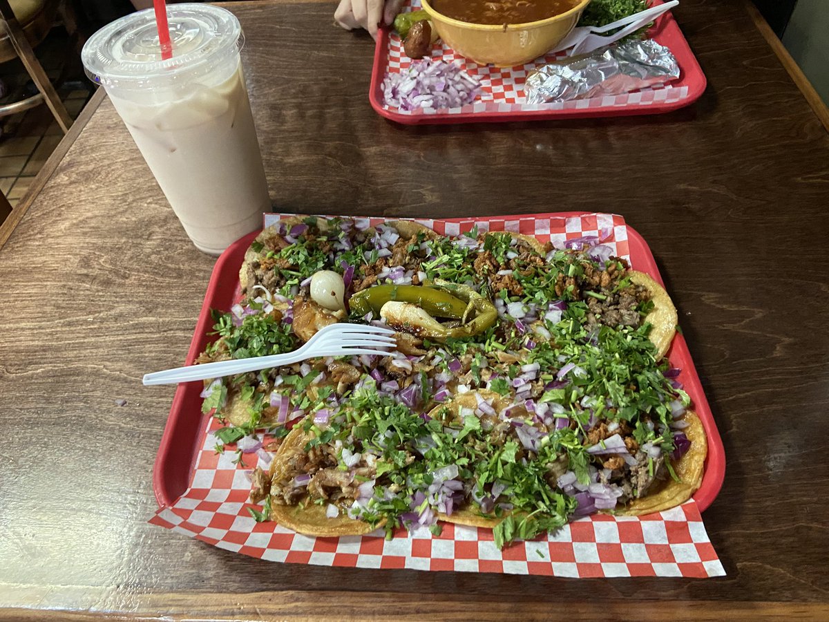 flyingrat_'s tweet photo. Mini tacos so good i had to show y’all https://t.co/UKZCQ1ivHy