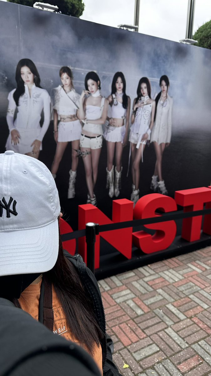 PandauRORA_Lee's tweet photo. haha everyone here are staffs. i asked if i can roam around and take a pic and they allowed me 🫶🏻

#BABYMONSTER https://t.co/NpcwggIxDu