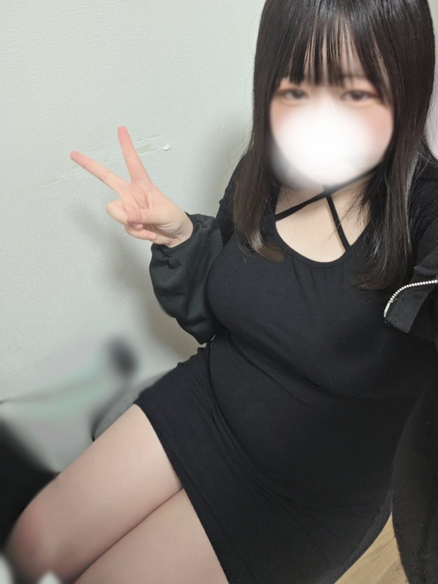 hinasugiru's tweet photo. なかなか痩せられないネキ https://t.co/cdFu75CeSl