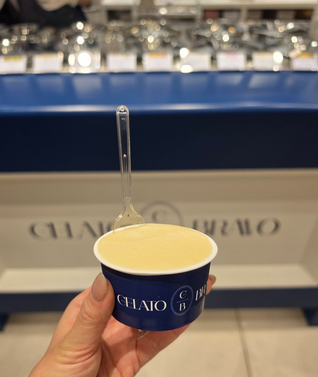 __yuaxxyua's tweet photo. 今年もGELATO BRAVO丸ビル店で大好きな季節限定の朝採れトウモロコシのジェラート🌽 https://t.co/YsS7WOjT9P