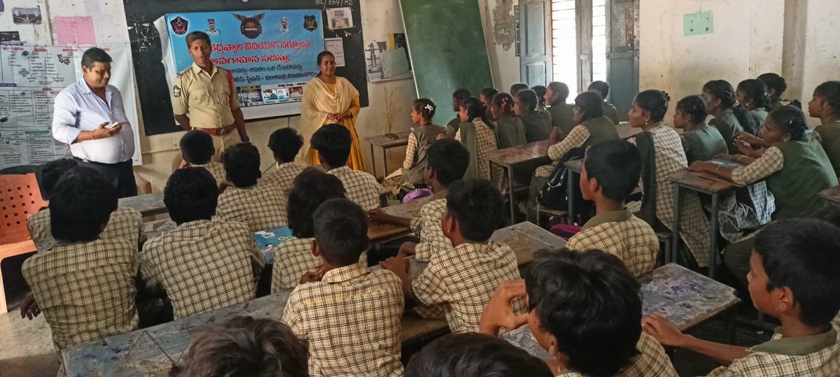 APCoastalPolice's tweet photo. Coastal Security Police conducted comprehensive drug awareness programs and RIP current safety programs at various places as part of public outreach and preventive policing.
#CoastalSecurityPolice #APPOLICE100 #DrugAwareness
#RIPCurrents https://t.co/HsouhfXBCO
