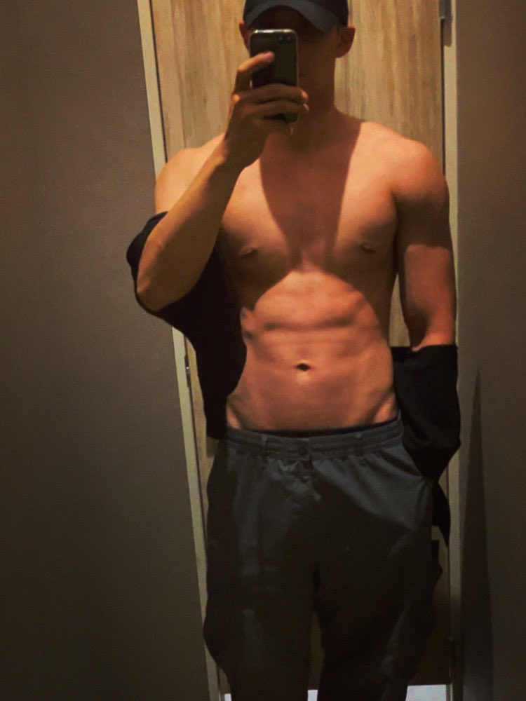 81kvwi's tweet photo. ←祭り行く時               その後....→

#裏垢男子
#裏垢
#筋トレ垢
#筋トレ男子
#筋肉好き
#筋トレ好き https://t.co/9Q6FwP8qFT