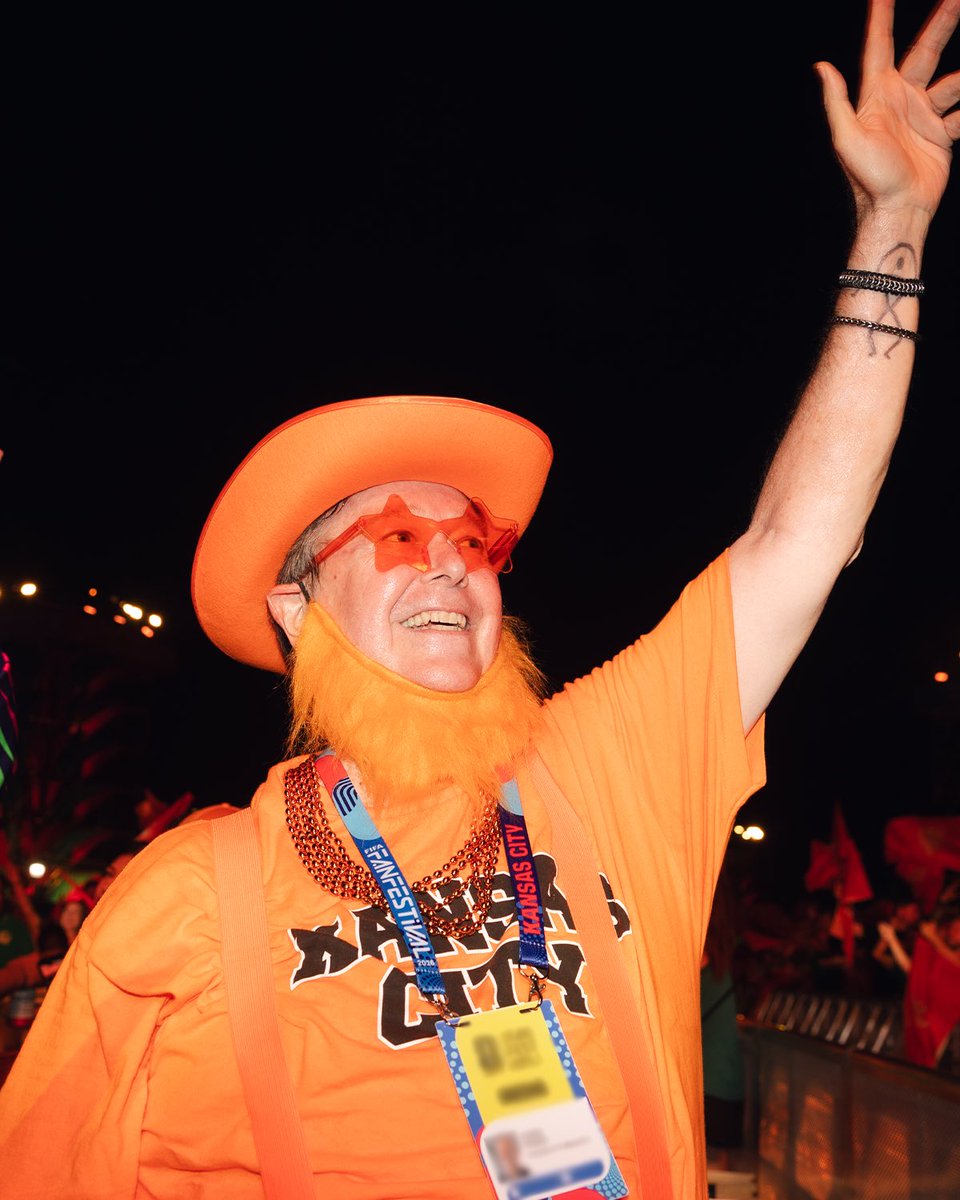 FWC26KansasCity's tweet photo. FIFA Fan Fest™ went FULL Oranje 😎🧡

#FIFAFanFestival #FIFAWorldCup #WeAreKansasCity #WeAre26 https://t.co/4w2jxsqxB5