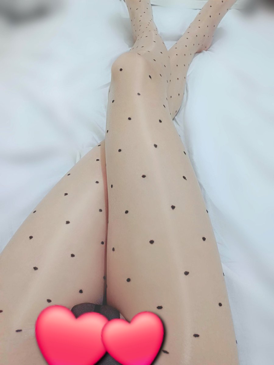 puvu33's tweet photo. 穿了好几天了，不会有味道吧。。。
#男の娘 #femboy #丝袜 #原味 https://t.co/FFROIgC9jQ