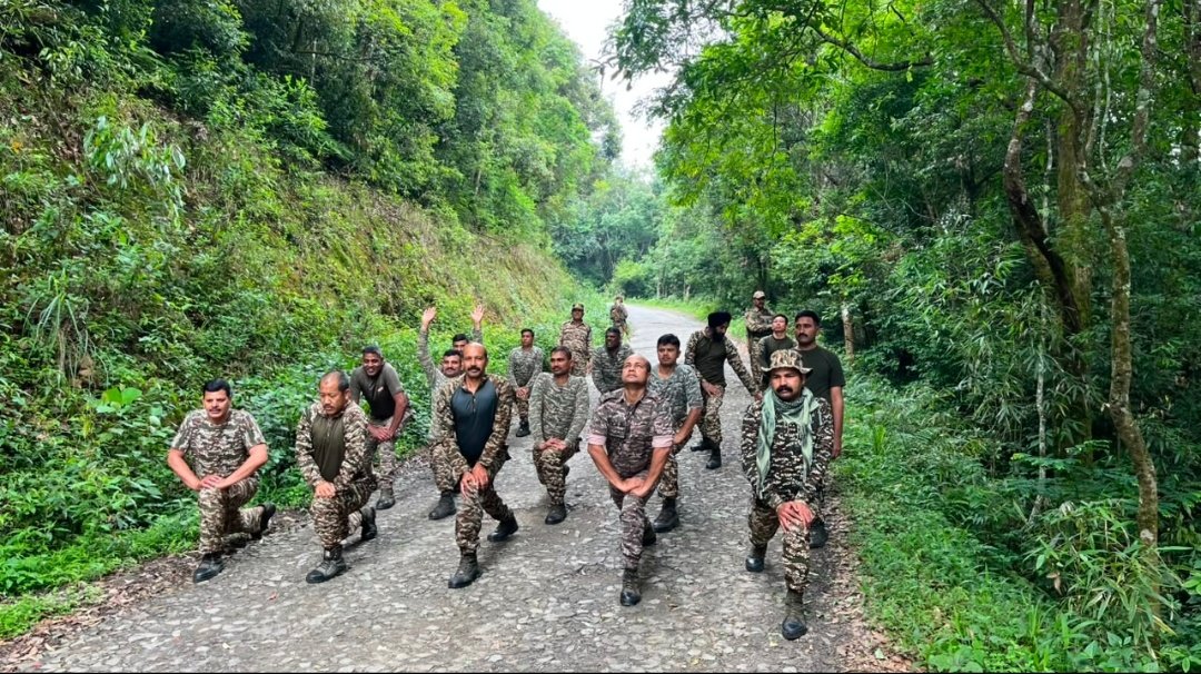 digopsimp's tweet photo. #CRPF, 
Units deployed under the Imphal Range actively participated in physical activities, promoted self and area cleanliness, physical fitness, yoga and the jawans and officers together enhanced mutual physical operational coordination.
@crpfindia
@northeast_zone
@mnp_2018 https://t.co/6b35AKvZPf