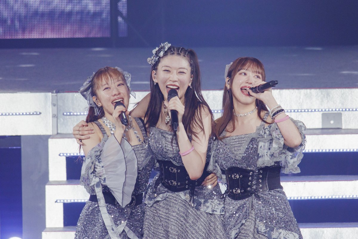 oricon's tweet photo. モー娘。牧野真莉愛、12年の活動に幕💐
日ハム新庄監督がサプライズ手紙
⠀
"卒業のときに歌いたいと思ってた"
「あっと驚く未来がやってくる！」歌唱
https://t.co/4VJmdzJmIg
⠀
🔸OG飯田圭織から花束
🔸木田優夫GM代行、山﨑福也投手からコメント
🔸18期新メンバー3人が初お披露目 https://t.co/I8ethibUcy