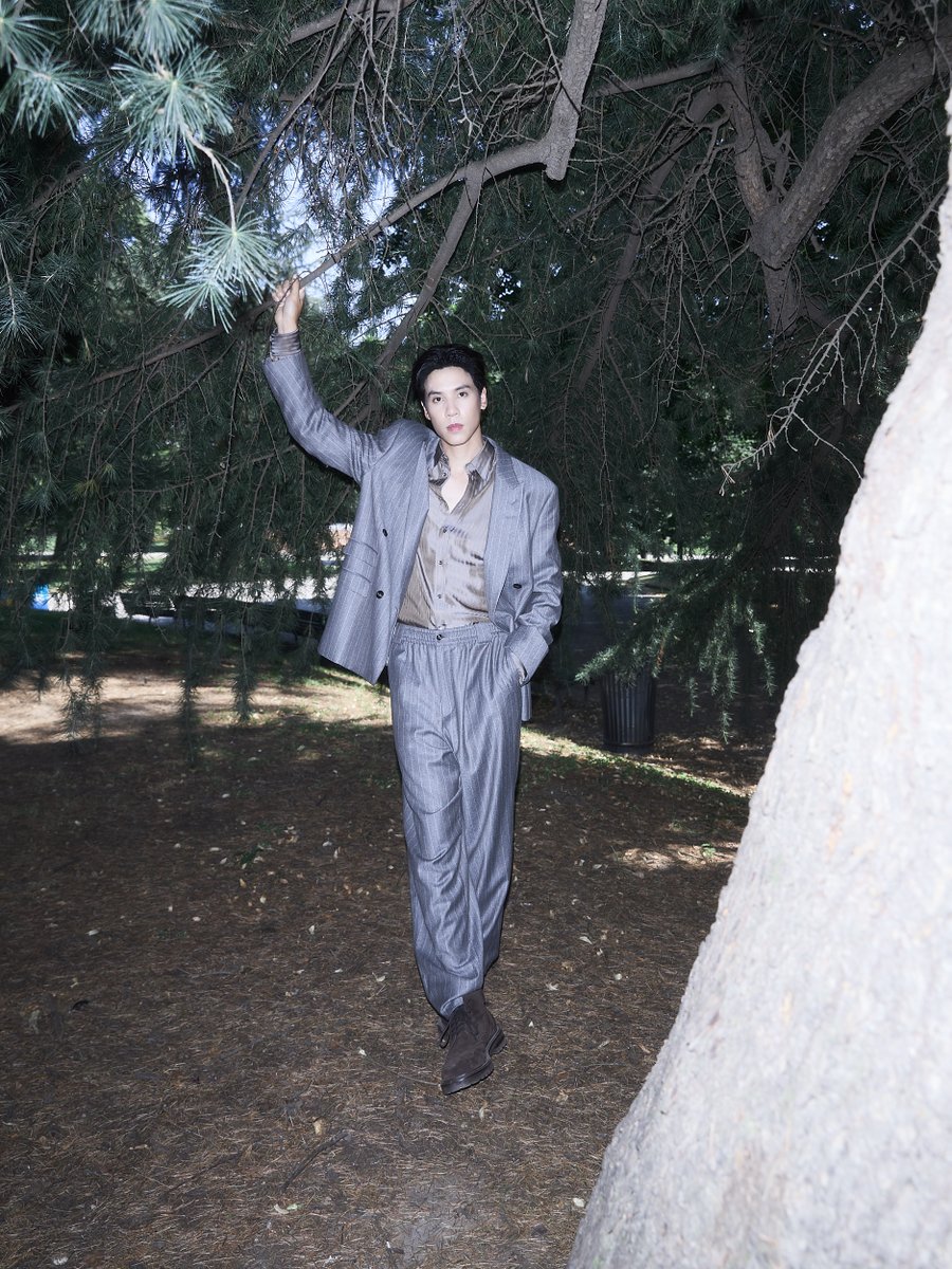 mintmag_th's tweet photo. ความหล่อส่งตรงจากมิลาน! จัดมาอีกภาพหล่อของหนุ่ม #เจษเจษฎ์พิพัฒ กับสตรีทสไตล์ลุคคูล หลังร่วมชมแฟชั่นโชว์ Giorgio Armani Spring/Summer 2027 ที่จัดขึ้นเมื่อต้นสัปดาห์ที่ผ่านมา ณ มิลาน ประเทศอิตาลี 💚

JES IN MILAN SS 2027

#GiorgioArmanixJES
#jesjpp
#GiorgioArmani
#MintNews https://t.co/p4bBSgARLH