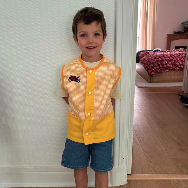 LMPositif's tweet photo. 🇲🇫 La greffe du petit Elio, 4 ans, atteint d'une leucémie, a pris ! Une excellente nouvelle partagée ce matin par son papa Thomas, un mois après la transplantation. Il espère désormais que son fils puisse désormais quitter sa chambre stérile de l'hôpital.💗 (France inter)

📷 Famille d'Elio