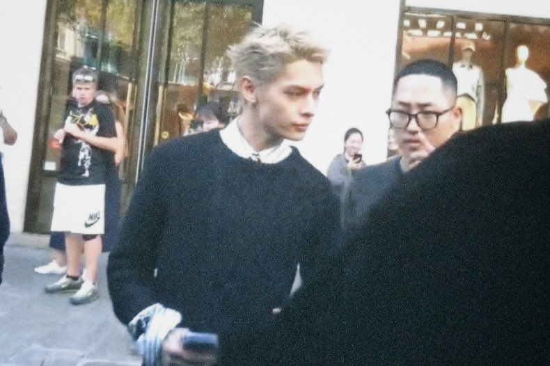 chaoyufm's tweet photo. james in a city made for him. https://t.co/OVCH21WNDM