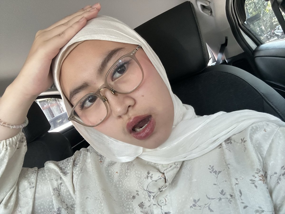 starkceee's tweet photo. Pengen post ajah https://t.co/SybRcLfI41