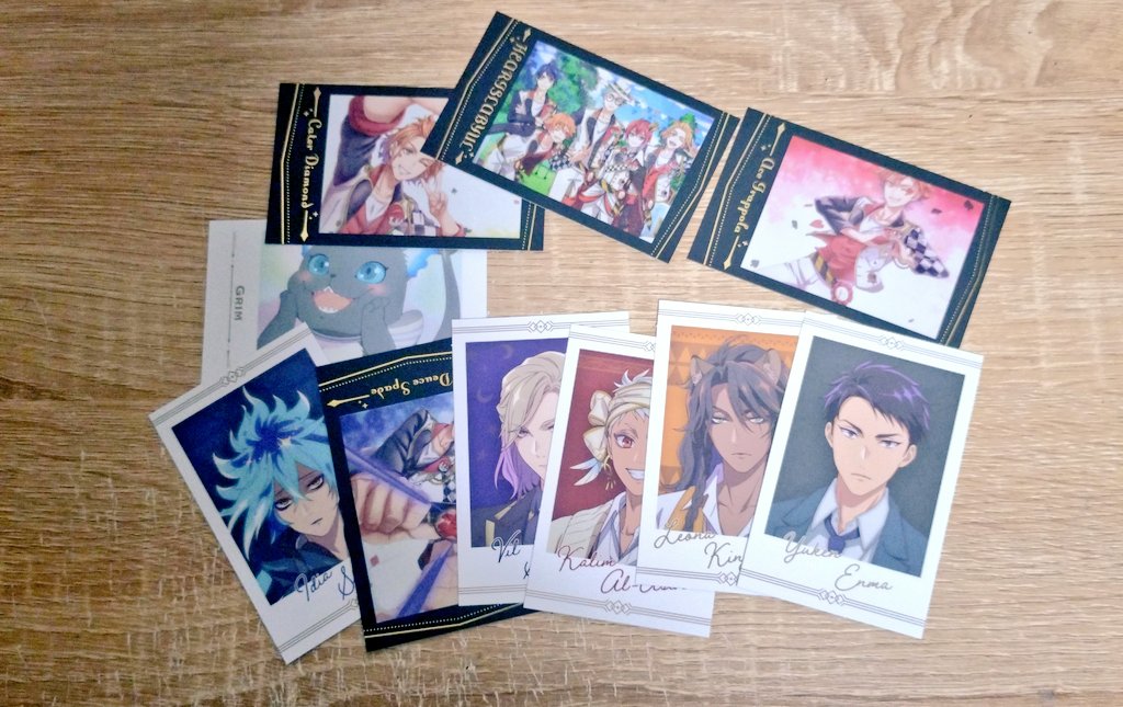 dice_zero_'s tweet photo. ツイステのフォロワーヘルプ！！！我が友から貰ったこちら、友も何処で何で買ったか分からないという代物。私も分からない。ただグリムちゃんが可愛いという事実しか分からない。こちら、なんのグッズですか。何をどう調べれば良いのか。なんのカードですかね…？？ご存知の方教えて頂けますかね… https://t.co/3ydSYDgoUd