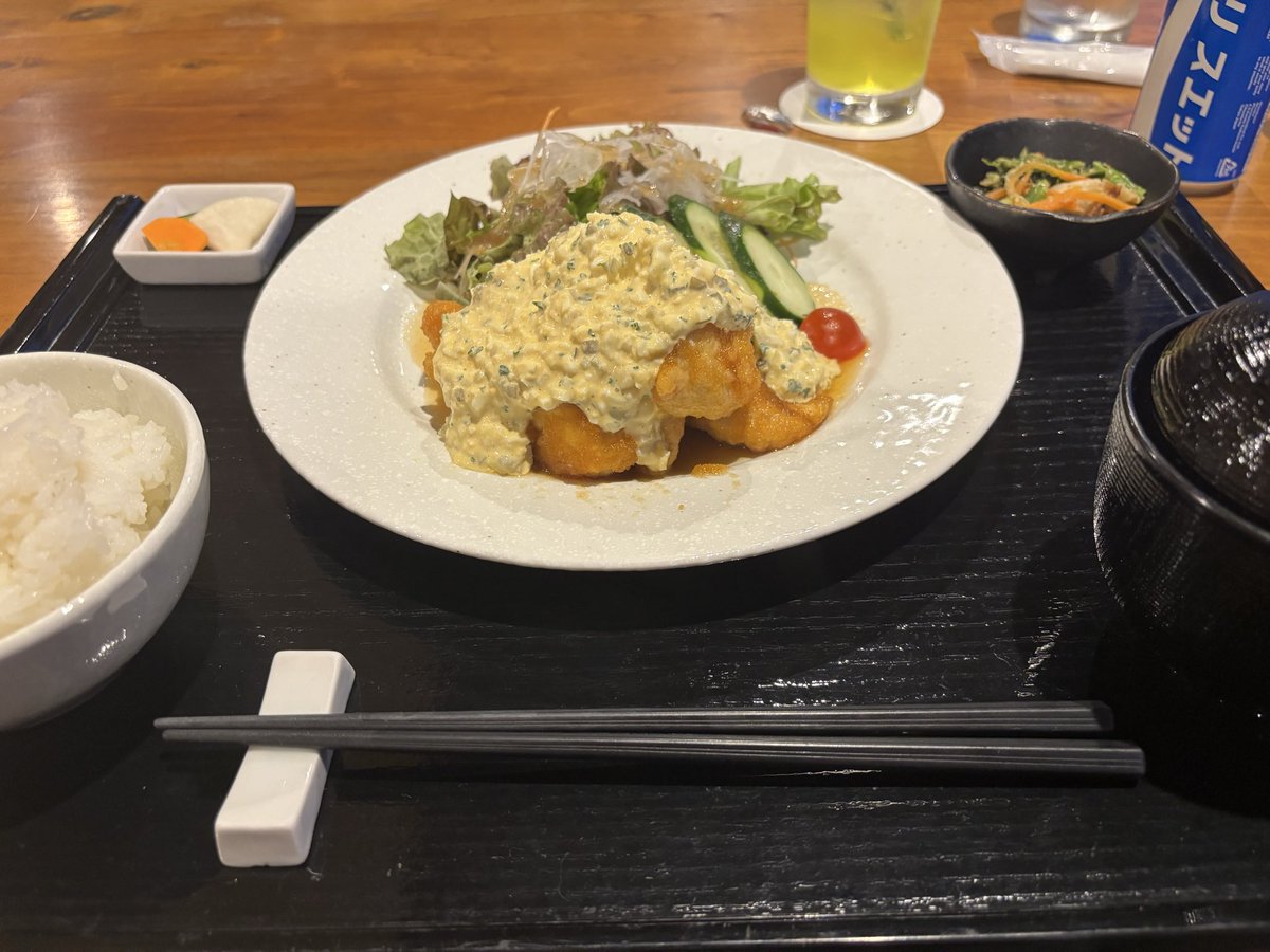 HelloMyWor1d's tweet photo. 温泉入った後にチキン南蛮食べた〜
心地良すぎて脳からエグい汁出てた
#はろーまいふーど https://t.co/rE5KFoGCoV
