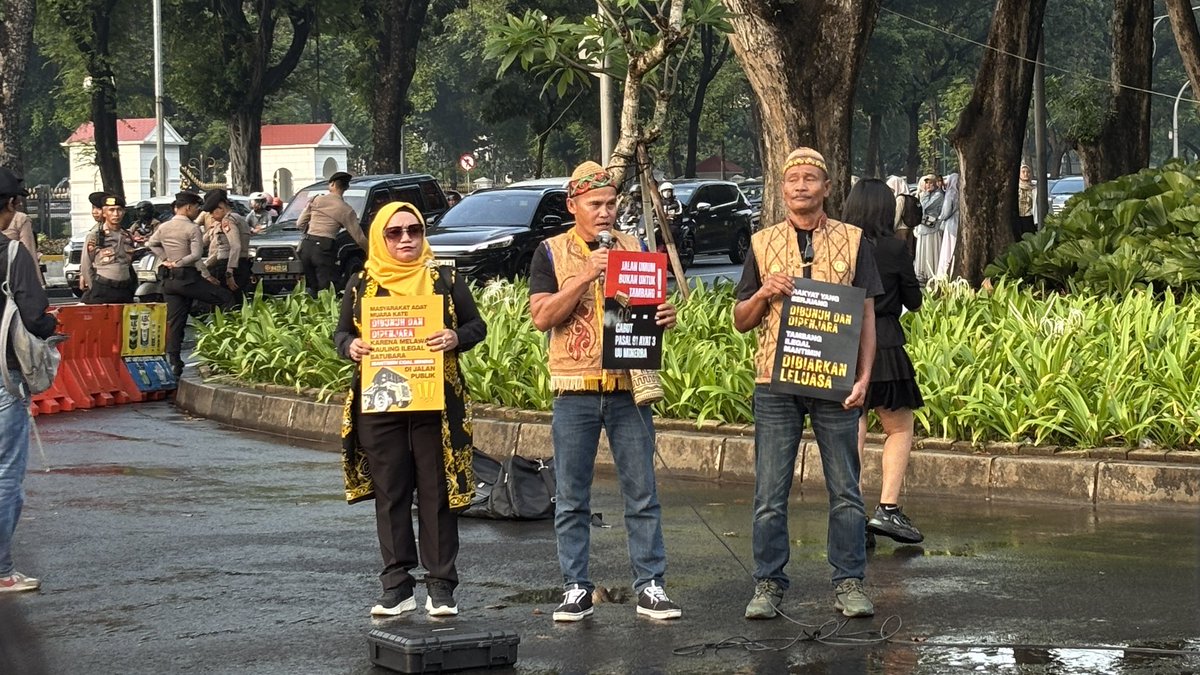 alunissace's tweet photo. aksi kamisan ke-913. https://t.co/5Tj3PIAELP