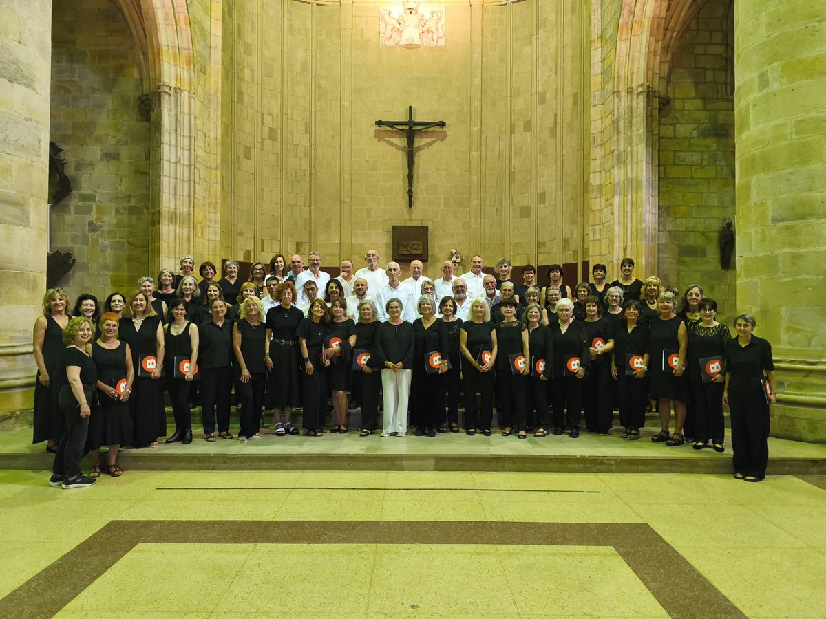 BilbaoMusika's tweet photo. 🎶 El 18 de junio vivimos una tarde llena de música y emoción en la Iglesia de la Encarnación, dentro del programa #BilbaoMusikaKalean 2026. Acordeones y Coro de #BilbaoMusika ofrecieron un concierto que hizo disfrutar al público asistente. ¡Gracias por acompañarnos! 💗 https://t.co/5HnrY5ZJx5