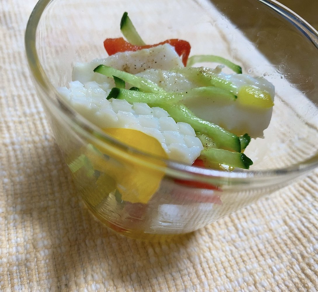 uSydI7's tweet photo. じゃが芋のミートチーズ焼き 母がお芋🥔を掘ってくれていたので追熟させてから使いました チーズinハンバーグを崩しミートソースにし追いデミソースとチーズです 鹿の子イカとパプリカ 胡瓜🥒でマリネ 美味しくて食べ過ぎ注意⚠️です😆 #チーズ焼き  #料理 #リメイク 皆さんご安全にお過ごし下さい🤝🫡 https://t.co/NcznBepoAg