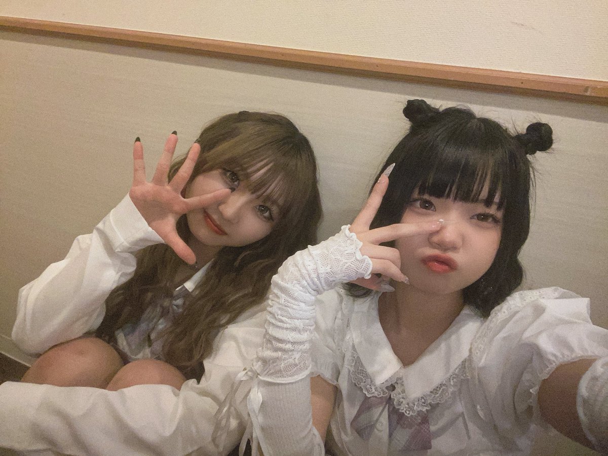 neostage_jp's tweet photo. .˚*. NEOLOG .*˚.
ドウモッッりこたんの誕生日で
上機嫌なみなみでっすぅ🤟🏼🧡
まぁじおめでと!!!!いやまじで!!!!
いっぱい一緒に踊って
いっぱい一緒に遊びに行こうね🤭🩷
#NEOSTAGEPROJECT
#NEOLOG
#ネオステージプロジェクト
#エケチェン日記 #日向陽美 https://t.co/wong2t92oc