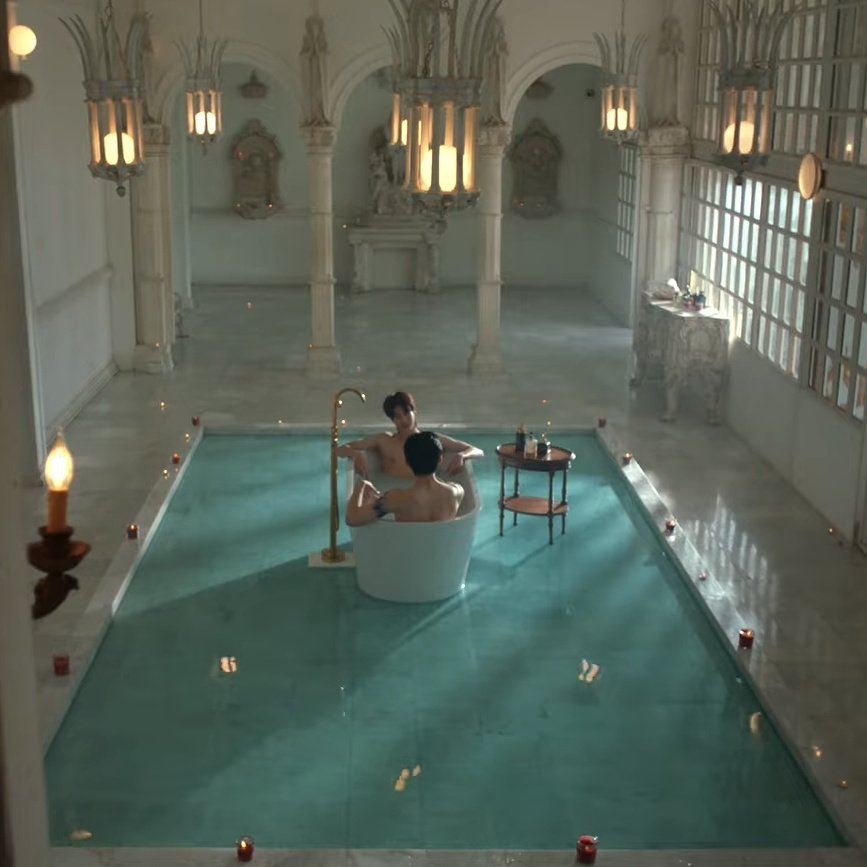 Farah_91Babyz's tweet photo. PEACH AND ME TRAILER
#PeachAndMeSeries

In many things I should focus but I'm pay attention to this

The bathtub size is finally upgraded:
Before marriage                    After marriage https://t.co/vqfNBGT7fz