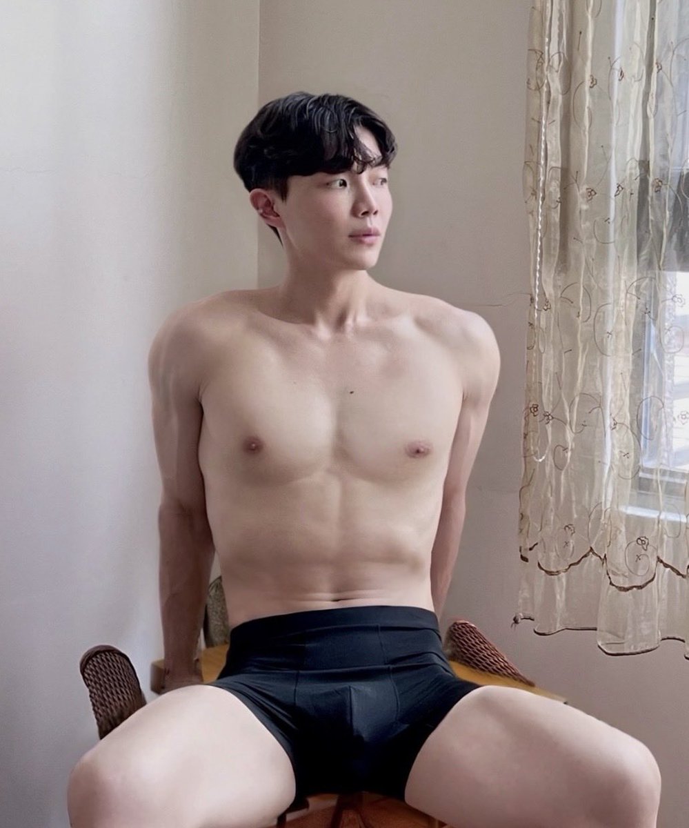艾倫 Aaron tweet media