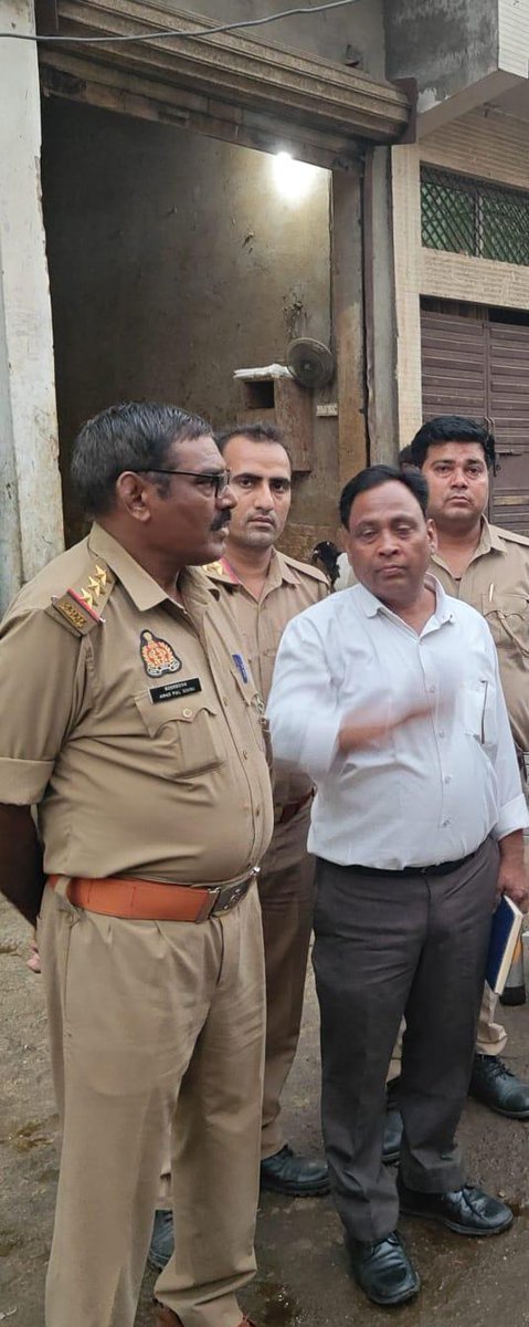 dguppcl's tweet photo. ADG Sri R.K. Swarnkar UPPCL के कुशल निर्देशन में S.P. UPPCL, ASP Meerut के पर्यवेक्षण में व C.O. मुरादाबाद की टीम द्वारा  थाना गुलशहीदपुर मुरादाबाद क्षेत्रान्तर्गत 01 व्यक्ति द्वारा 11.14 KV की विद्युत चोरी पकड़ी गयी, जिसमें वि0अधि0 की सुसंगत धाराओं में मुकदमा पंजीकृत कराया गया। https://t.co/KYDNPqL4DS