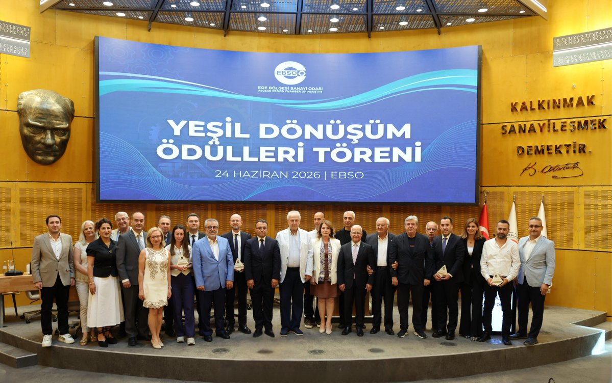 PinarKurumsal's tweet photo. Pınar Süt’e Yeşil Dönüşüm Ödülü https://t.co/uPEuncIs4h