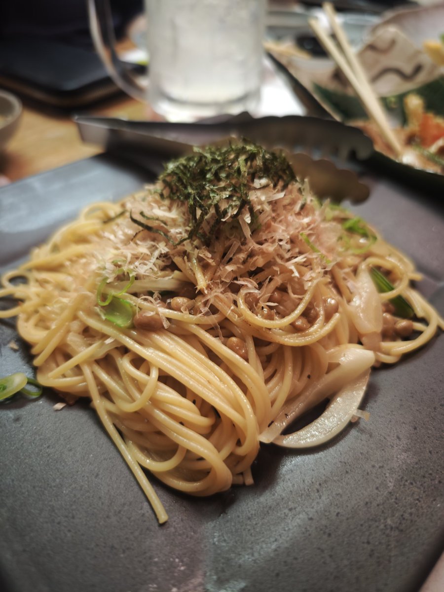 murano_500's tweet photo. 納豆天ぷら＆パスタ🍻 https://t.co/8CBZWTpKio