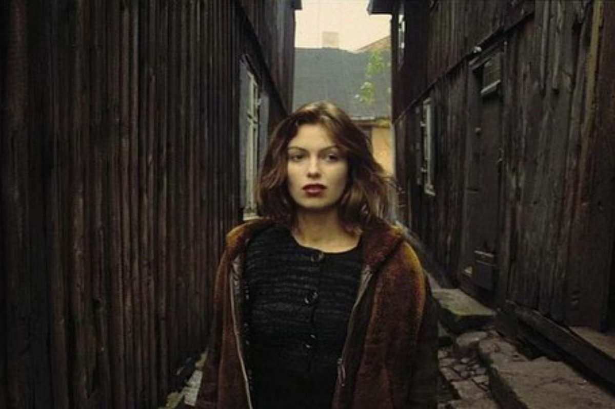 Bamdad141's tweet photo. عشق، 
بیدارگر هیولای درون ماست. 

She-Shaman 1996
Andrzej Żuławski https://t.co/SGcOovwRV3