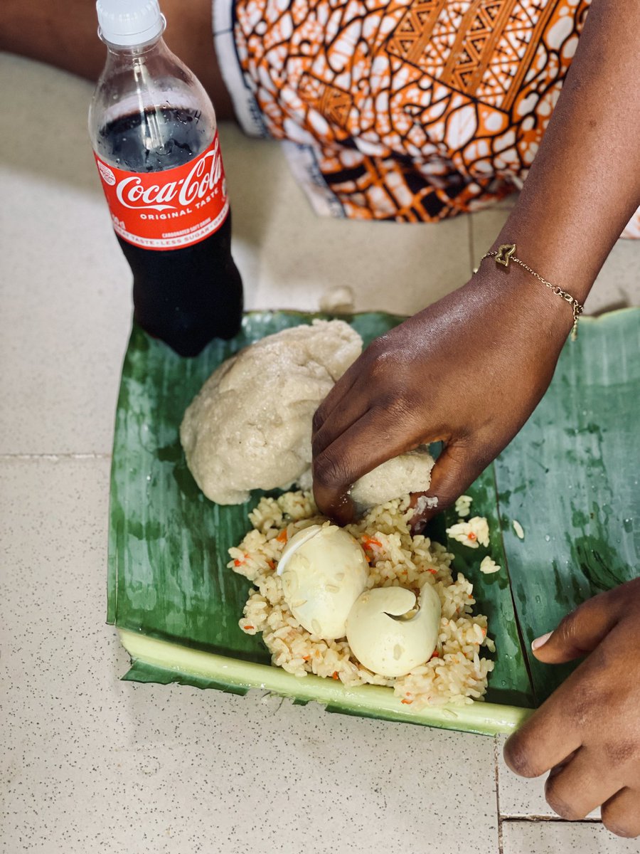 MoyosadeAlades1's tweet photo. I dey shame for this gal😭😭🤦‍♂️ https://t.co/0OuwDkKD8x