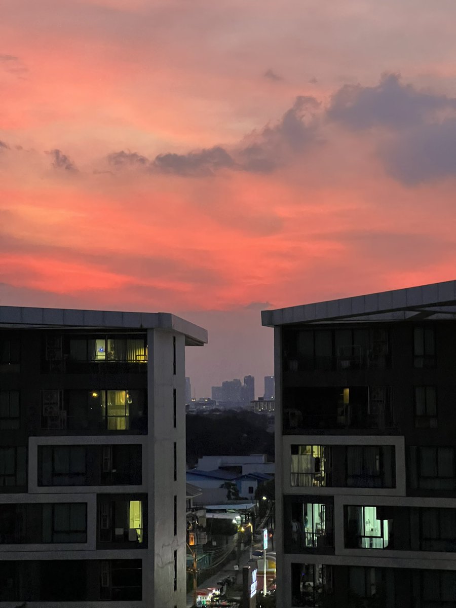 ccpydblue's tweet photo. ��้องฟ้าเองก็ไม่เหมือนกันสักวัน 🌅🌄 https://t.co/2RBOyriFnU
