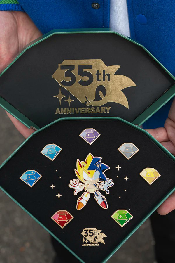 FrackDeals's tweet photo. Sonic the Hedgehog: 35th Anniversary SuperSonic Hero Pin Set now available to preorder from the SEGA Shop ($64.99):

https://t.co/PKJarmzokF https://t.co/AX6SsptzBd
