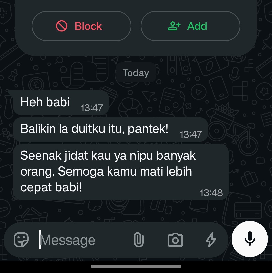 jjongvampz's tweet photo. Saya paham kamu marah karena kehilangan uang kamu, kamu di tipu oleh penipu itu, tapi tolong dipahami juga kalau SAYA JUGA KORBAN yang nama baiknya dirugikan!. Apalagi mengirim dengan ketikan tidak pantas seperti ini. https://t.co/JjsZNTAykT
