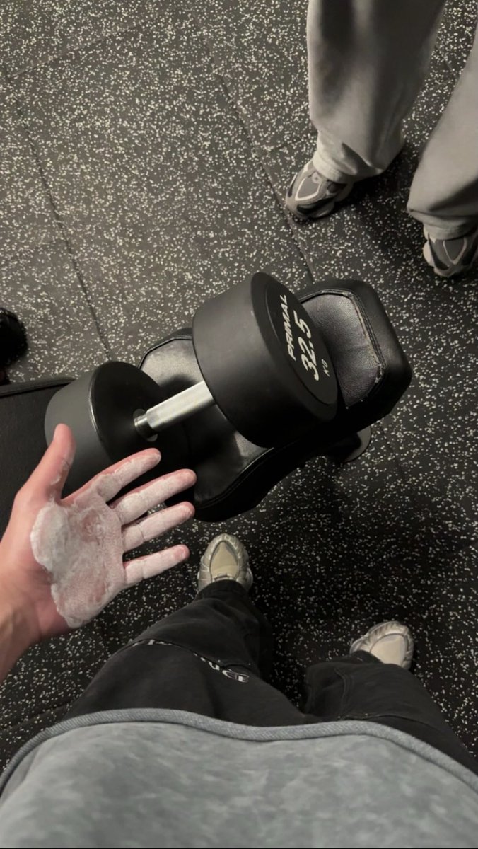 w69wa's tweet photo. No pain, no glory🤫🏋🏻✌🏻 https://t.co/0nS1r8B0a6