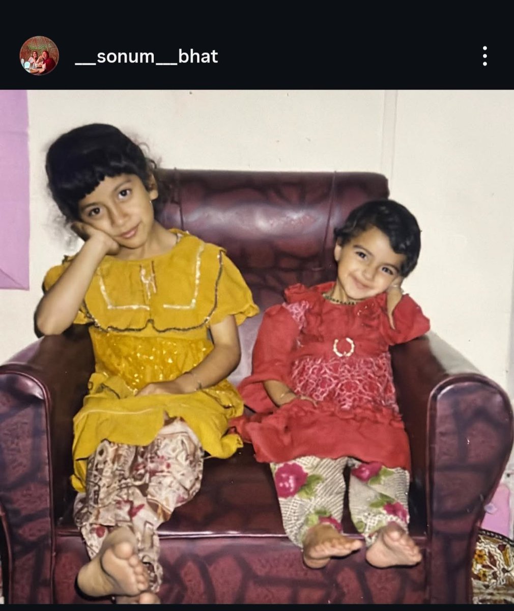 mr_parfect24858's tweet photo. #FarrhanaBhatt has an elder sister named Faizana , who is already married and has a daughter..

Itna jhooth kaise koi bol leta hai 😒 
Farrhana Bhatt apne fayde ke liye apni sagi bahen ko mar diya 🤢 

#BaseerAli #BaseerSquad #BaseerAli𓃵 https://t.co/26A14PKRGC