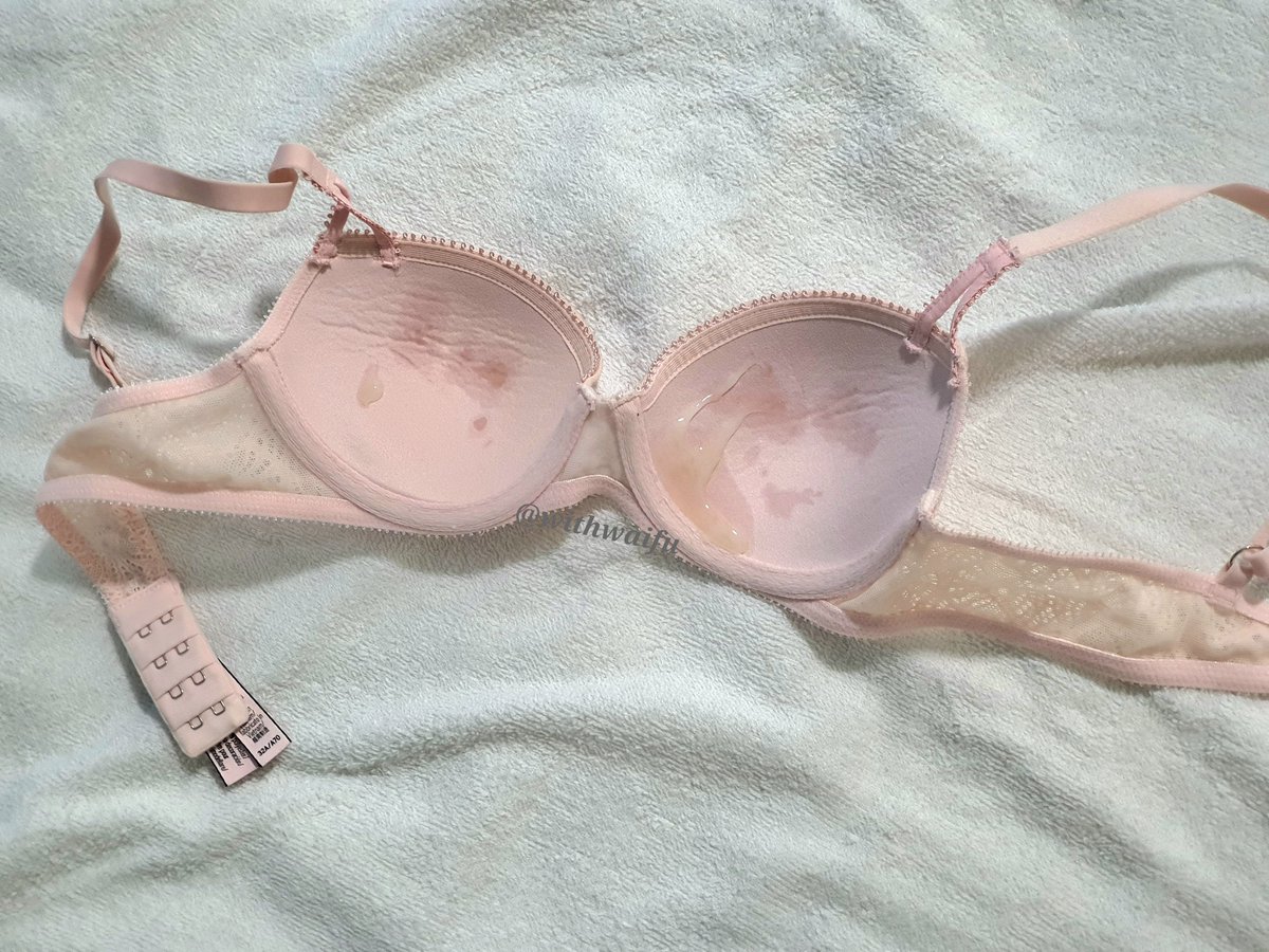 WithWaifu's tweet photo. I hope my wife doesn't mind if I share about her bras on X. I'm very obsessed with her and I'm not interested in other women. I'm a real pervert towards her. https://t.co/Vq3f0vh2s0