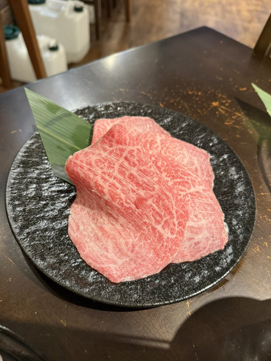 cmarine16's tweet photo. アグー豚と石垣牛のしゃぶしゃぶ😋 https://t.co/d1uqDsQAkM
