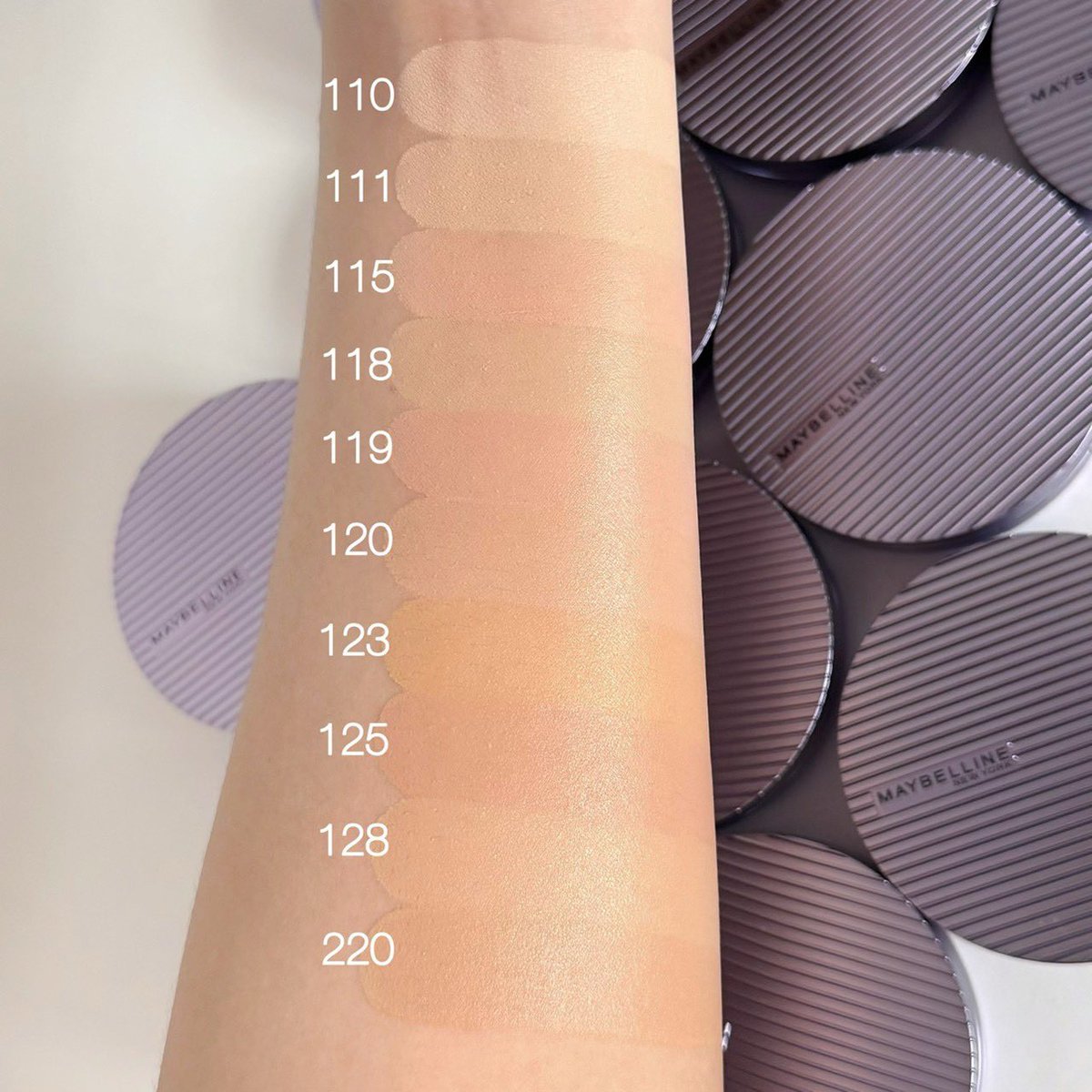 reviewchoey's tweet photo. กรี้ดดดด! ของใหม่ค่ะ Maybelline Super Stay Matte Max Cushion คุชชั่นใหม่ แมทท์ท้ามรสุมสุดๆ ให้ฟินิชแมทท์เนียนแต่ไม่แห้ง ทนร้อน ทนน้ำดีสุดๆ ติดทน 30 ชม. ปกติคุชชั่นติดทนจะหนักหน้า แต่นี่สบายผิวมาก เสิร์ฟมา 10 เฉดสีจุกๆ แล้วระหว่างวันไม่ดรอป ผิวสวย ทนมากกกกกกก https://t.co/1AnwTp4lTV