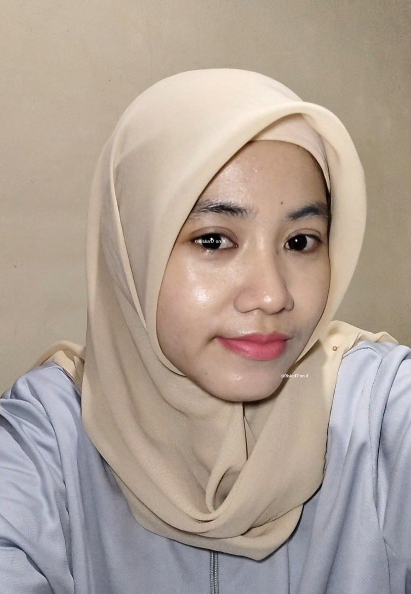 Riska17's tweet photo. padahal cuma 2 produk, tp hasilnya wajah jd glowing + bisa cover bekas jerawat!

finishnya bener² healthy flawless🥰💕✨️ https://t.co/YPmhuMf4SC