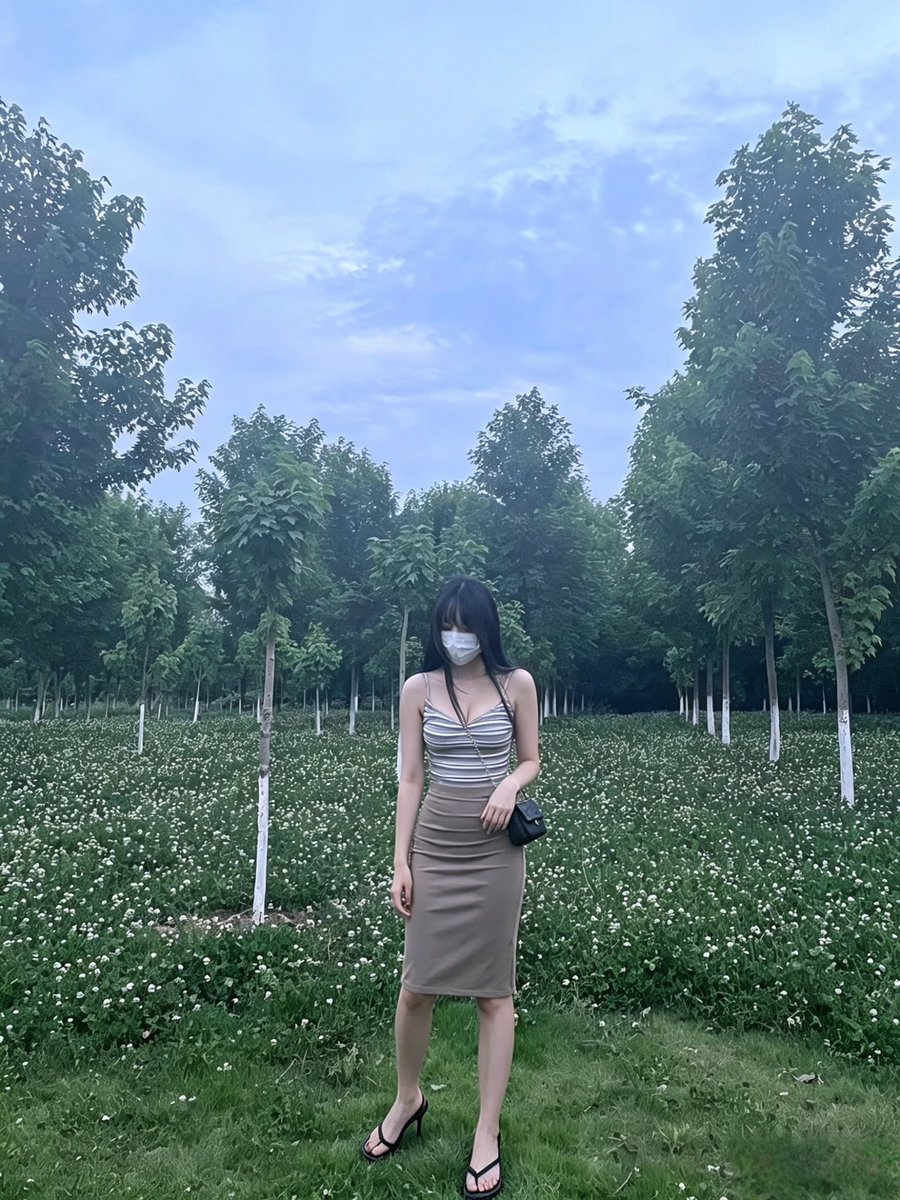 Bogus015's tweet photo. 姓名：赵诗语 
年龄：24岁 
身高体重：160 95 
XP:被强行奸淫 嘴上说不要
做爱次数：很多 数不清了
开发程��：三通
废物短小鸡吧男友主动曝光的婊子女友，在手机相册里保���吃前男友大鸡巴的骚逼母狗，有想玩她男友的可以直接私我了 https://t.co/Gh64218BMc