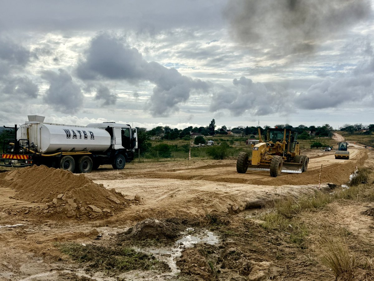 mbozisi's tweet photo. Gravel road rehabilitation is the process of restoring a gravel road that has deteriorated due to traffic, rainfall, erosion, or poor maintenance. The objective is to restore the road’s shape, strength, drainage, and riding quality while extending its service life. https://t.co/cOYbnFjHjV