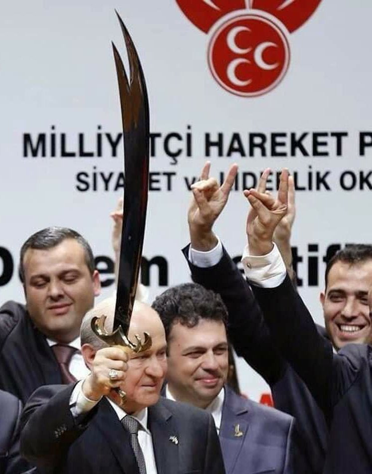 sevdasevgid's tweet photo. Yezid’in torunları unutmasın,
Her Ülkücü Bozkurt’un yüreği Ehli-i Beyt’in Zülfikarıdır...!

#Kerbela #Aşura #10Muharrem https://t.co/6sK4aOFBjX