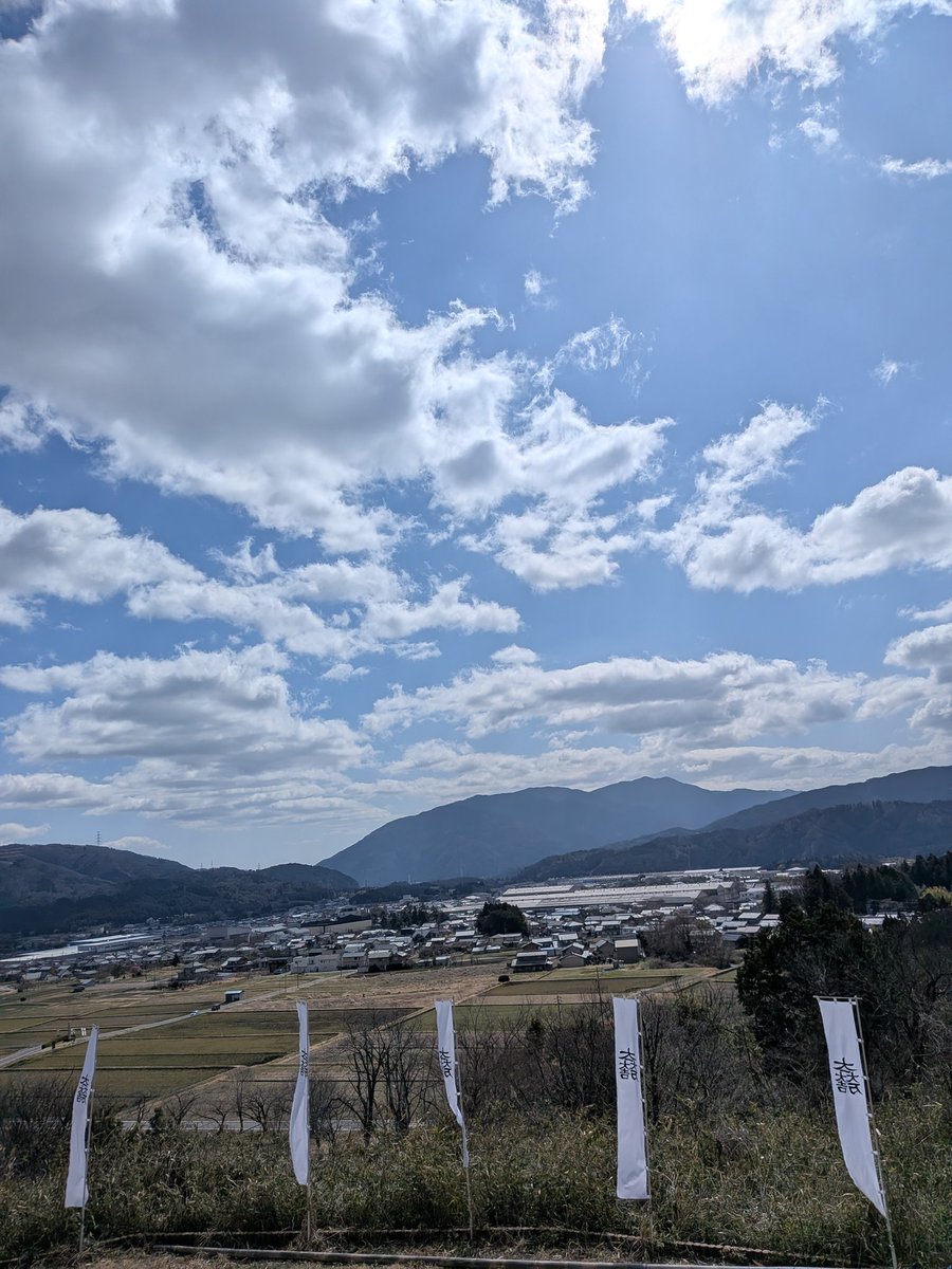 ichikaaud's tweet photo. 時を超え
 果たす雪辱 
薩長の 
始まりの地は 
関ヶ原にあり

​慶長から幕���へ。260年の時を経て、関ヶ原の雪辱を果たした薩摩藩と長州藩。（島津と毛利）
​歴史の因果応報は、まさにこの地から始まったかもしれない。何度訪れても心揺さぶられる、天下分け目の古戦場です。
​ #短歌　#tanka　#歴史 https://t.co/JOVvPYgGBV