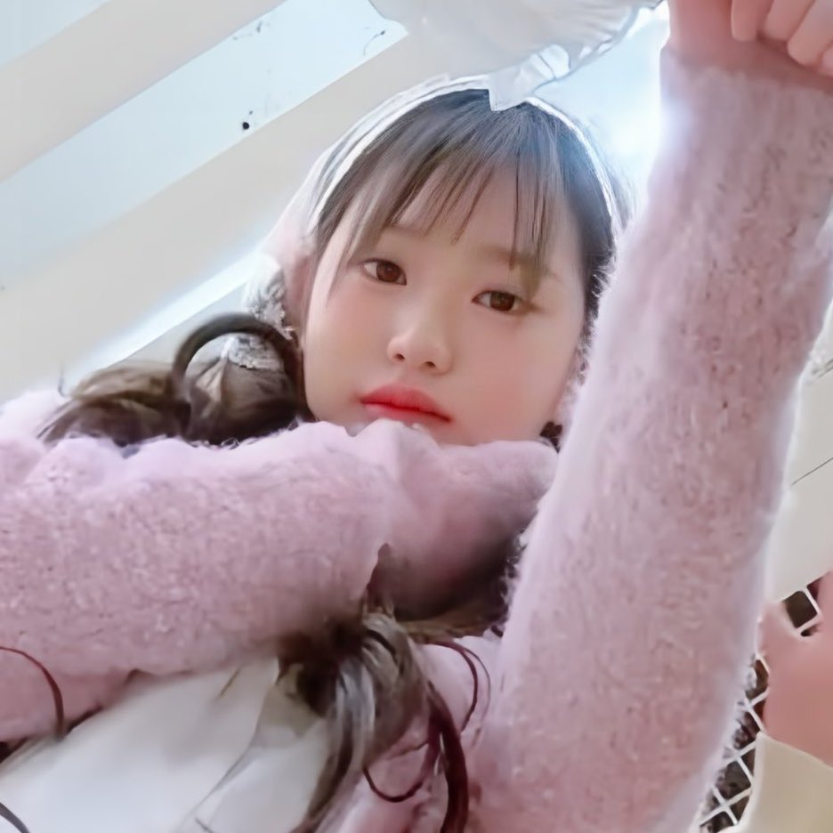 formgangi's tweet photo. 원영이예쁘게빚고남은재료뭉쳐서푸덩이제조 https://t.co/CRJXirXlsF