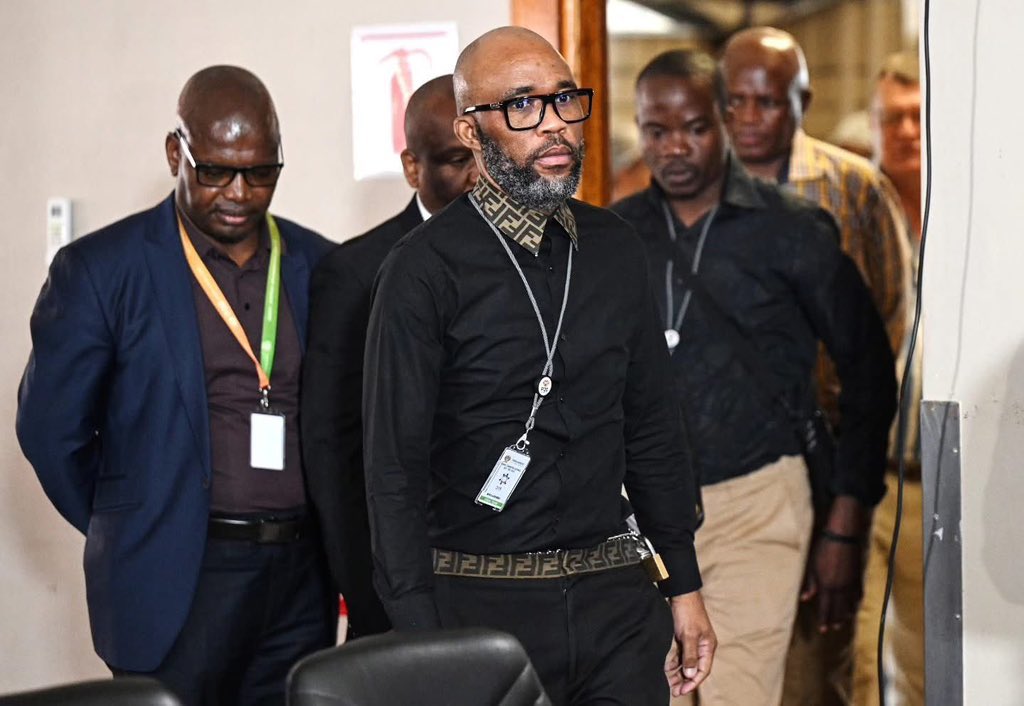 AdvoBarryRoux's tweet photo. Vusimuzi 'Cat' Matlala pleads guilty on behalf of himself &amp; his companies to; fraud, corruption, money laundering. He will be given a light sentence and become state witness. Surely those senior SAPS generals will be jailed. Out of fear, You see them issuing statements soon! https://t.co/OTOYSOMFPh