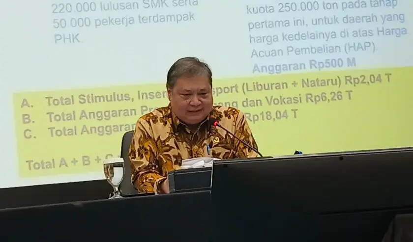 LambeSahamjja's tweet photo. Klarifikasi airlangga soal pemadaman listrik dipulau jawa:
- tidak ada akan kompensasi apapun 
- PLN sendiri sudah memberi diskon sejak awal
- listrik PLN selama ini sudah termasuk subsidi 
- Sudah rapat dengan PLN &amp; ESDM soal ini
- harapannya Juni selesai dan normal kembali https://t.co/B5dMHRrjMv