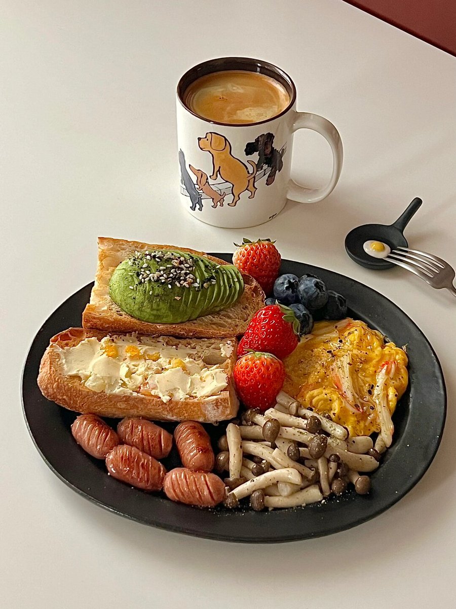 SScobee96133's tweet photo. Quick weekday win: toasted whole-grain bread with mashed avocado, a sprinkle of chili flakes and a side of fresh cherry tomatoes. Ready in 5 mins, totally satisfying! https://t.co/KPDkDfB3Pu