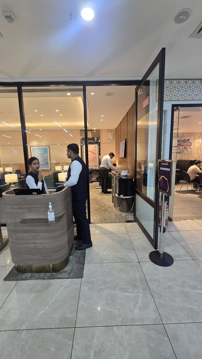 Kenu73's tweet photo. Aam Jindigi  Vs Mentos Jindigi 

Pic 1:- T2  lounge, people playing trump card

Pic 2:-  Same lounge but a a big area reserved for Air India premium cabin/Star alliance Gold customers. https://t.co/q8F0M1IKe5