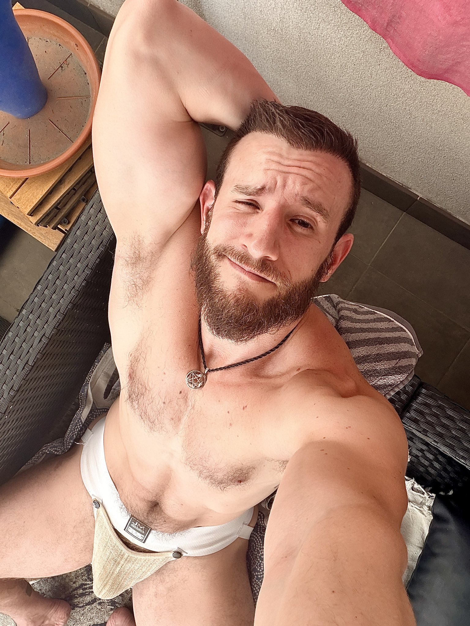 Relax on terrace https://t.co/61sTpztUpT