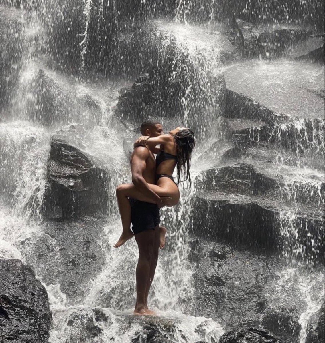 somto_soft's tweet photo. What’s stopping you from recreating this 🌚??? https://t.co/LbO66HxBI9