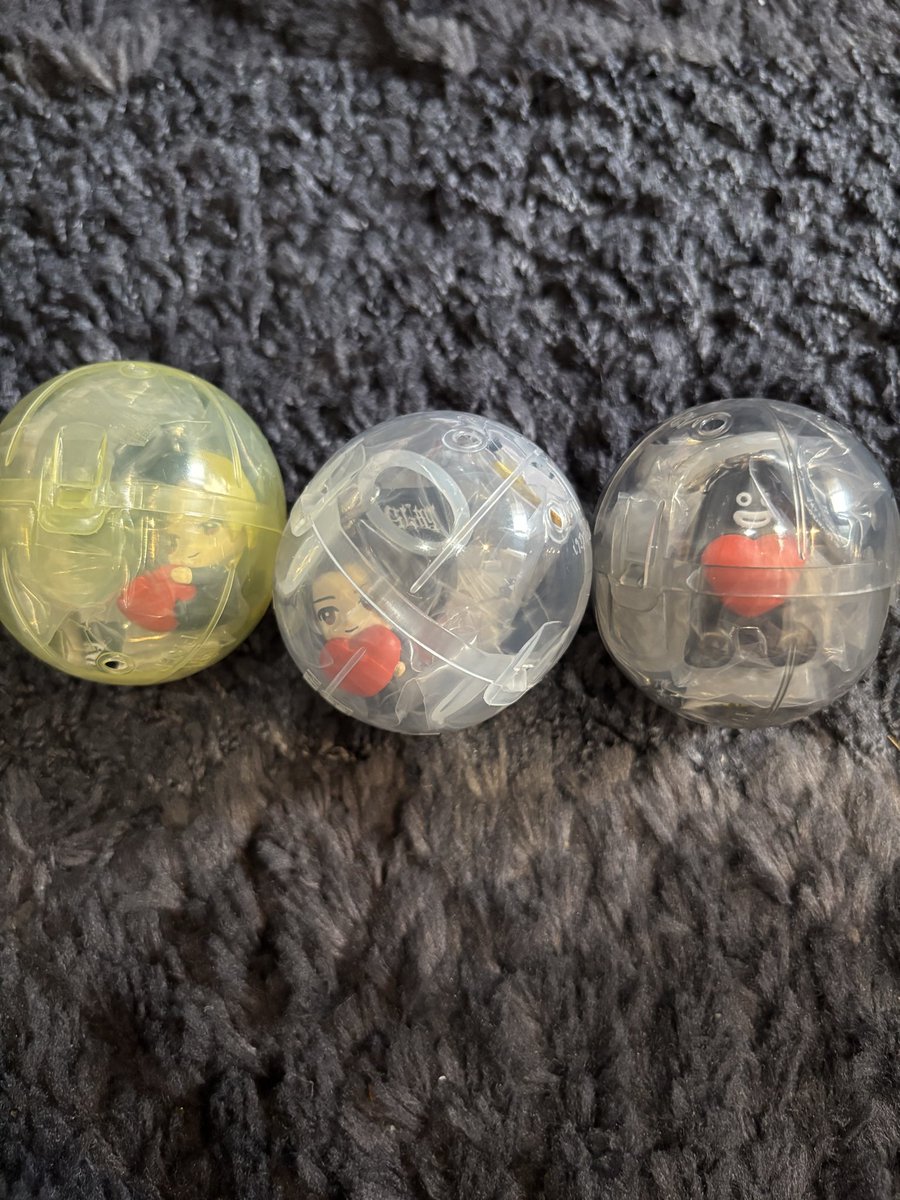 KanData_40av's tweet photo. 交換希望】
GLAY  めじるしアクセサリー

【譲】
HISASHI
TAKURO
ZURA

【求】
JIRO
TERU

栃木県宇都宮で手渡し出来る方いましたらご連絡お待ちしております https://t.co/v1P6RhclA3