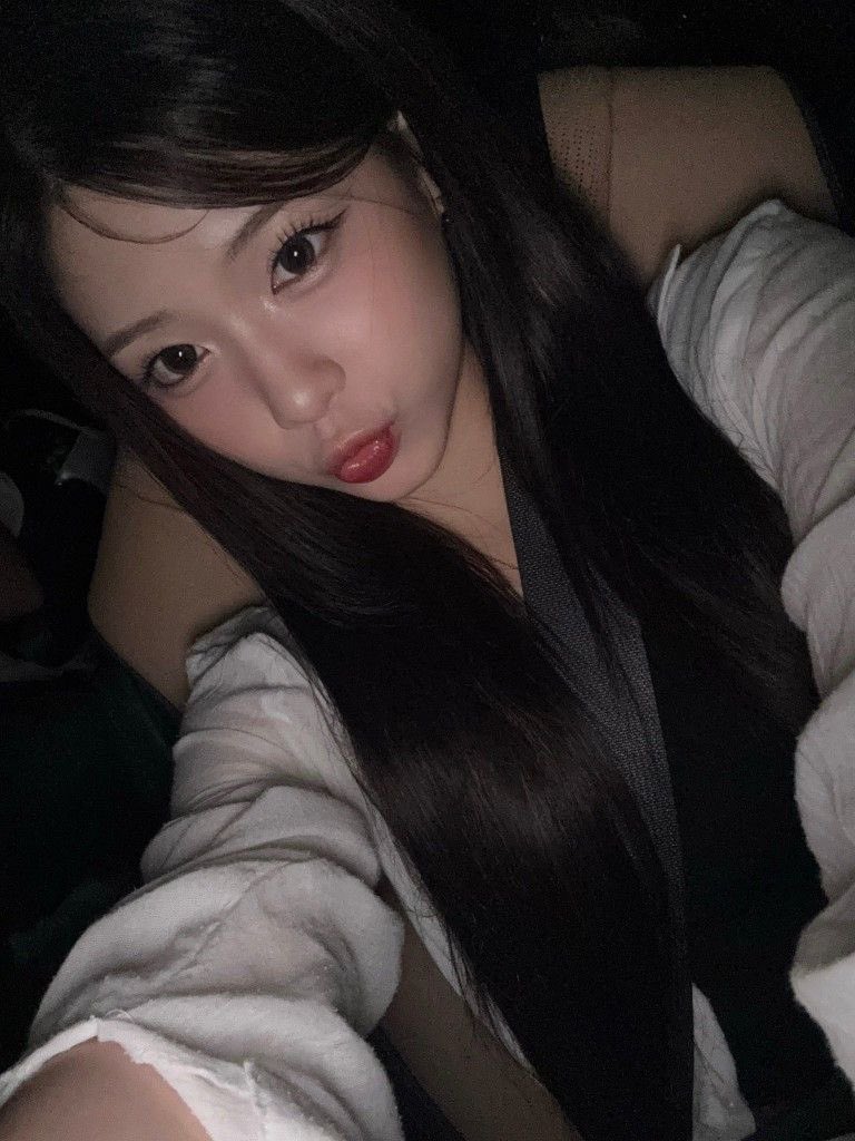 haerinlemonzest's tweet photo. 𝜗ৎ hiii, i'm kira~

[d -17] looking for interactive moots !!

.⊹ ۪ ִ  17  she/they  🇭🇰

.⊹ ۪ ִ huge gg multi : njz  h2h  rescene  unchild  kiiikiii  lsfm  illit 

.⊹not new to #stantwt #kpoptwt #anytwt #studytwt #lifetwt 

♡  and  ↻  to  spread  ty!
 all fandoms welcome <3 https://t.co/0IO5tjRKAp