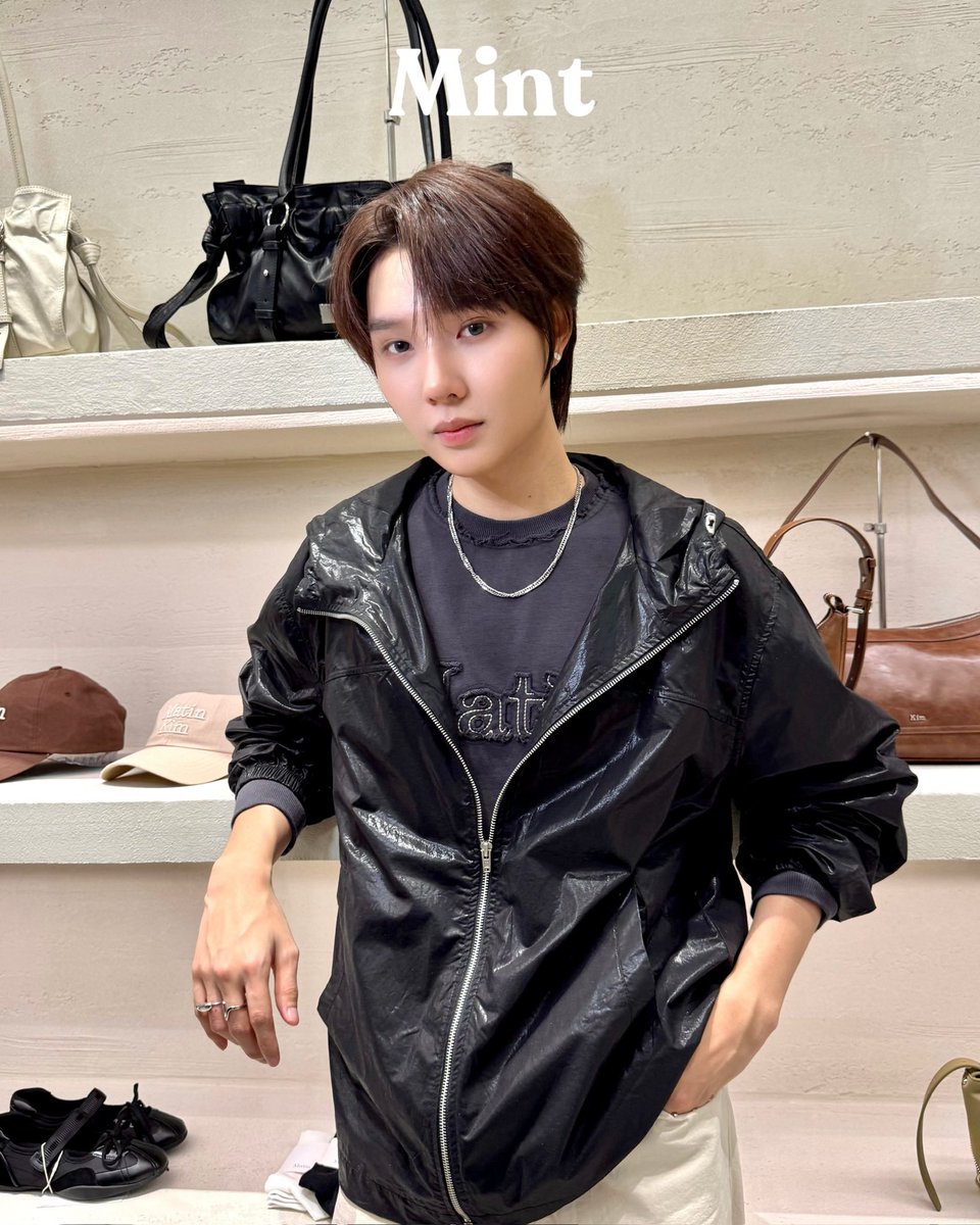 mintmag_th's tweet photo. ใครต้านไหว! #MintReports สแนปภาพ ‘น้ำปิง นภัสกร’ กับโททัลลุค Matin Kim ร่วมงานเปิดร้านใหม่ของ Matin Kim พร้อมให้ช้อปแล้ววันนี้ที่ Central Embassy ชั้น 3 💚

NP AT MATIN KIM OPENING
#MatinKimxNamping
#Nampingster
#MintMagTH https://t.co/1pHHV7P9f6